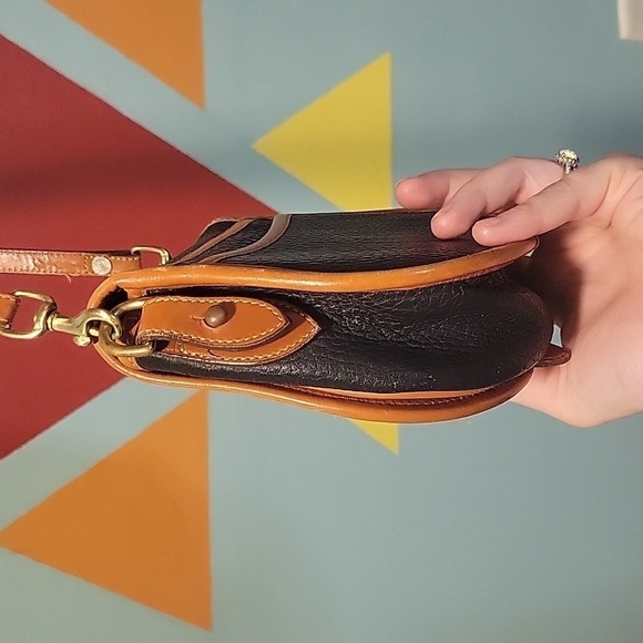 Vintage Dooney & Bourke Big Duck Crossbody Bag Tan & Black All Weather Leather - Picture 5 of 16